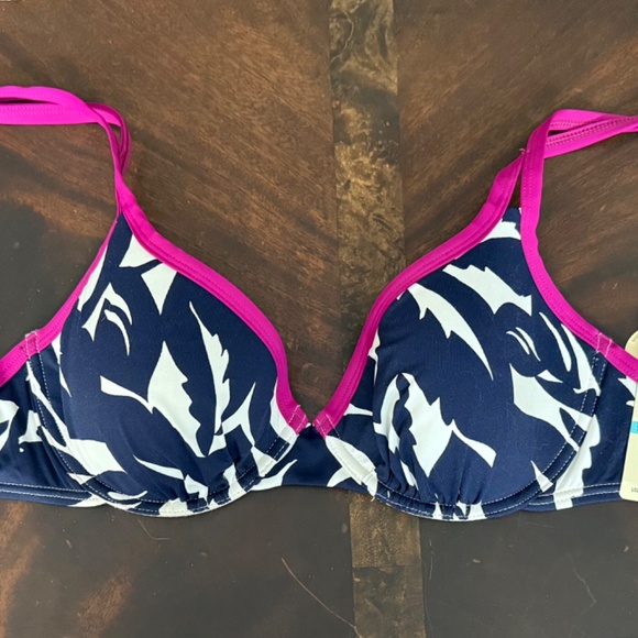 Tommy Bahama 2pc swimwear - Picture 3 of 8